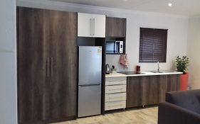 Mayberrypark Guest Lodge